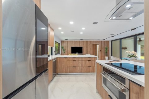 House in Fort Lauderdale, Florida 4 bedrooms, 179.49 sq.m. № 1921603 - photo 10