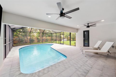House in Fort Lauderdale, Florida 4 bedrooms, 179.49 sq.m. № 1921603 - photo 5