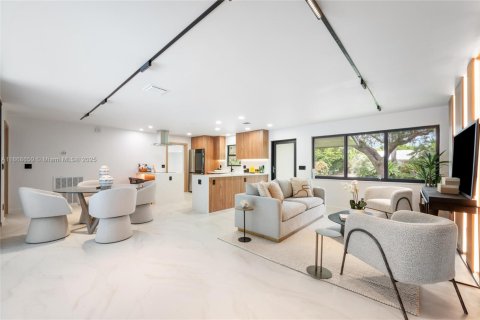 House in Fort Lauderdale, Florida 4 bedrooms, 179.49 sq.m. № 1921603 - photo 8