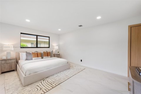 House in Fort Lauderdale, Florida 4 bedrooms, 179.49 sq.m. № 1921603 - photo 14