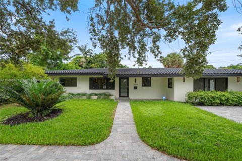 House in Fort Lauderdale, Florida 4 bedrooms, 179.49 sq.m. № 1921603 - photo 3