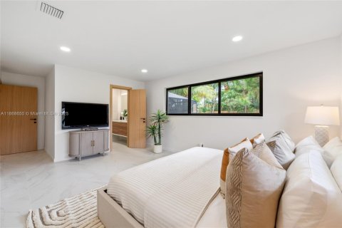 House in Fort Lauderdale, Florida 4 bedrooms, 179.49 sq.m. № 1921603 - photo 13