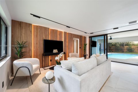 House in Fort Lauderdale, Florida 4 bedrooms, 179.49 sq.m. № 1921603 - photo 6