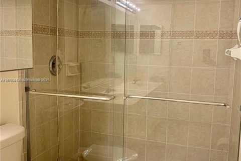 Снять в аренду кондоминиум в Дания-Бич, Флорида 2 спальни, 107.95м2, № 2065323 - фото 17