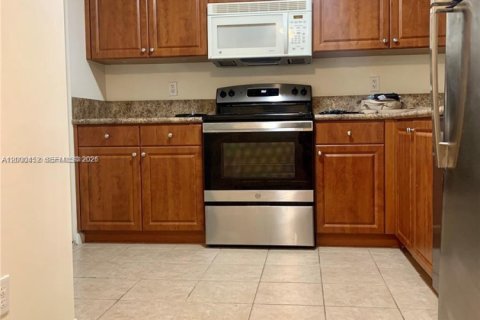 Снять в аренду кондоминиум в Дания-Бич, Флорида 2 спальни, 107.95м2, № 2065323 - фото 10