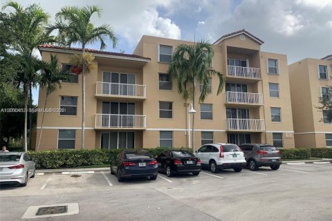 Снять в аренду кондоминиум в Дания-Бич, Флорида 2 спальни, 107.95м2, № 2065323 - фото 22