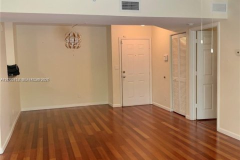 Снять в аренду кондоминиум в Дания-Бич, Флорида 2 спальни, 107.95м2, № 2065323 - фото 3