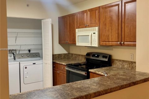 Снять в аренду кондоминиум в Дания-Бич, Флорида 2 спальни, 107.95м2, № 2065323 - фото 9