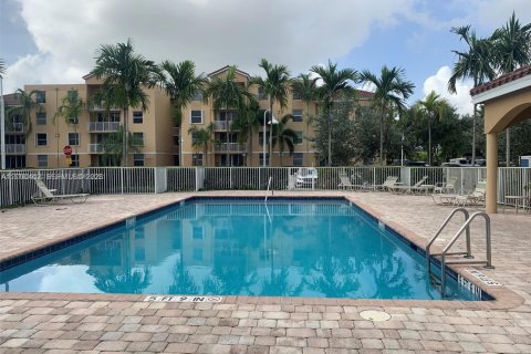 Снять в аренду кондоминиум в Дания-Бич, Флорида 2 спальни, 107.95м2, № 2065323 - фото 23