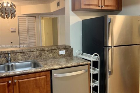 Снять в аренду кондоминиум в Дания-Бич, Флорида 2 спальни, 107.95м2, № 2065323 - фото 8