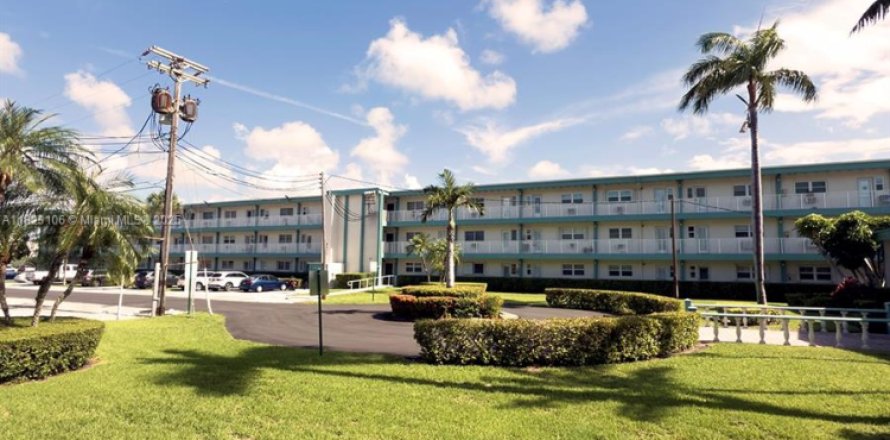 Condominio en North Miami Beach, Florida, 1 dormitorio № 1788518