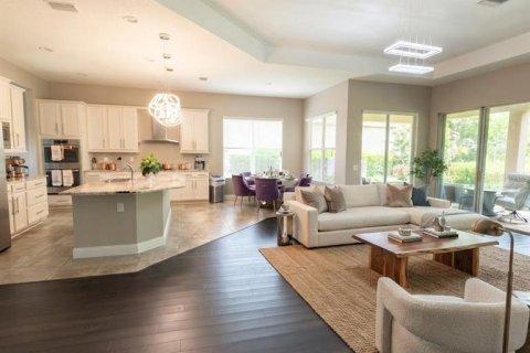 House in Wesley Chapel, Florida 4 bedrooms, 368.82 sq.m. № 2410669 - photo 10
