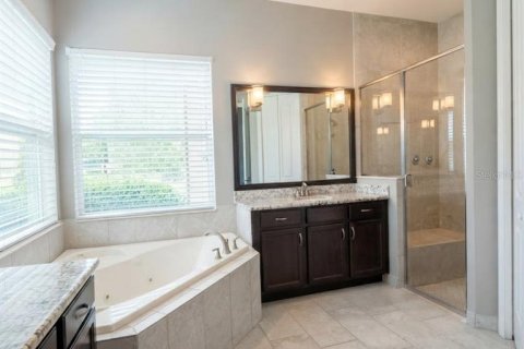 House in Wesley Chapel, Florida 4 bedrooms, 368.82 sq.m. № 2410669 - photo 15