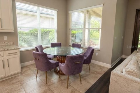 House in Wesley Chapel, Florida 4 bedrooms, 368.82 sq.m. № 2410669 - photo 9