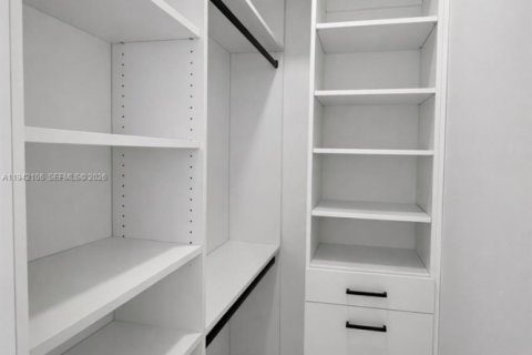 Villa ou maison à vendre à Cape Coral, Floride: 4 chambres, 179.39 m2 № 1999061 - photo 18