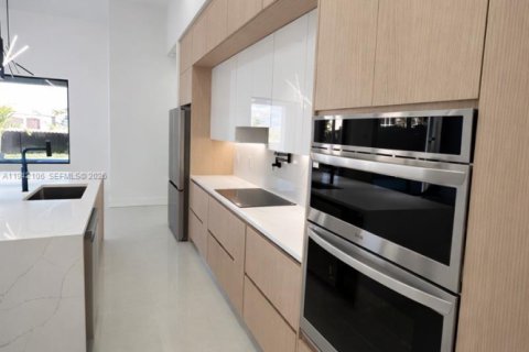 Villa ou maison à vendre à Cape Coral, Floride: 4 chambres, 179.39 m2 № 1999061 - photo 7