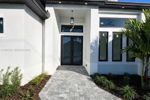 Villa ou maison à vendre à Cape Coral, Floride: 4 chambres, 179.39 m2 № 1999061 - photo 25