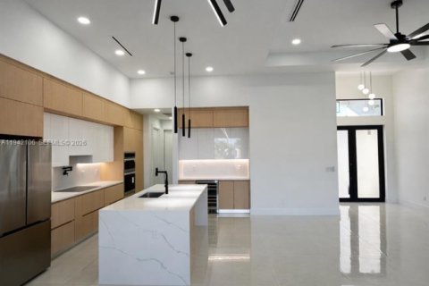 Villa ou maison à vendre à Cape Coral, Floride: 4 chambres, 179.39 m2 № 1999061 - photo 5