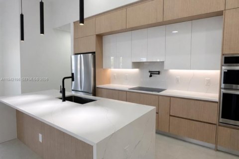 Villa ou maison à vendre à Cape Coral, Floride: 4 chambres, 179.39 m2 № 1999061 - photo 8