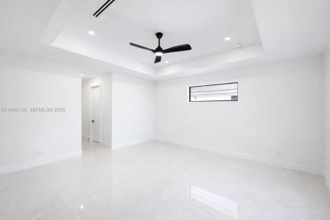 Villa ou maison à vendre à Cape Coral, Floride: 4 chambres, 179.39 m2 № 1999061 - photo 10