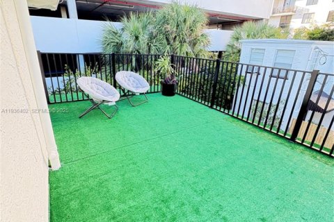 Apartamento en alquiler en Miami, Florida, 1 dormitorio, 67.63 m2 № 1994365 - foto 11