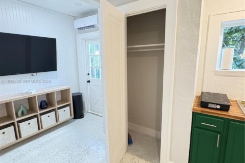 Apartamento en alquiler en Miami, Florida, 1 dormitorio, 67.63 m2 № 1994365 - foto 4
