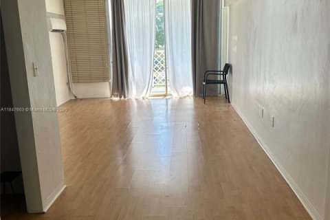 Copropriété à louer à Miami Beach, Floride: 40.41 m2 № 1983313 - photo 8