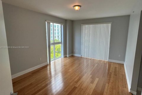 Condo in Miami, Florida, 2 bedrooms № 1779781 - photo 11