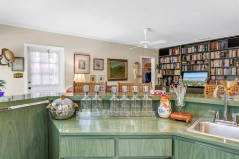 House in Saint Petersburg, Florida 4 bedrooms, 305.37 sq.m. № 1873464 - photo 25