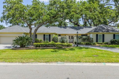 House in Saint Petersburg, Florida 4 bedrooms, 305.37 sq.m. № 1873464 - photo 7