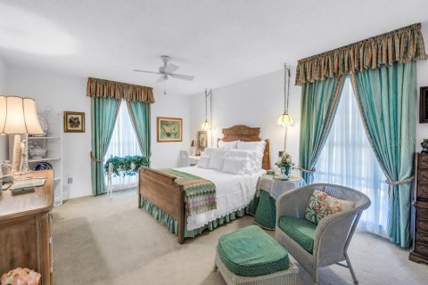 House in Saint Petersburg, Florida 4 bedrooms, 305.37 sq.m. № 1873464 - photo 30