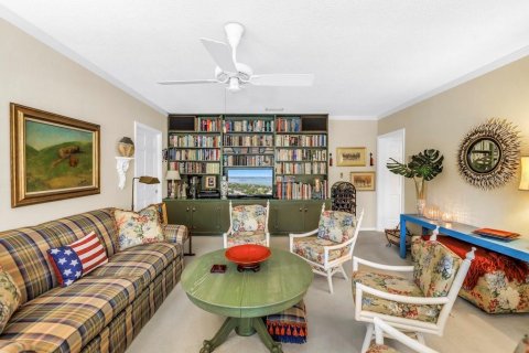 House in Saint Petersburg, Florida 4 bedrooms, 305.37 sq.m. № 1873464 - photo 22