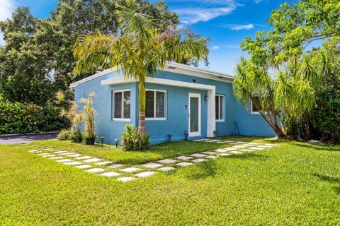 House in Fort Lauderdale, Florida 3 bedrooms, 110.74 sq.m. № 2286656