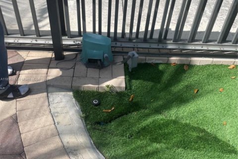 Propiedad comercial en alquiler en Pompano Beach, Florida, 122.72 m2 № 2015676 - foto 16