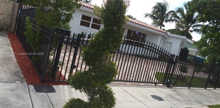 Propiedad comercial en Pompano Beach, Florida 122.72 m2 № 2015676