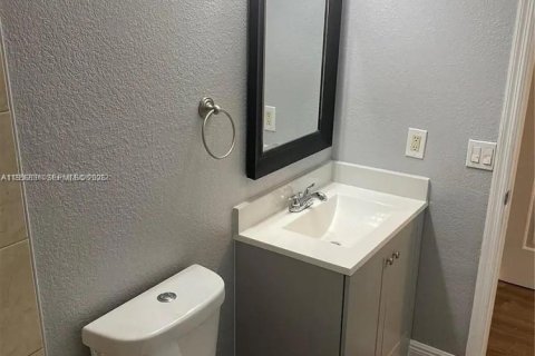 Commercial property in Pompano Beach, Florida 264.68 sq.m. № 2010702 - photo 18