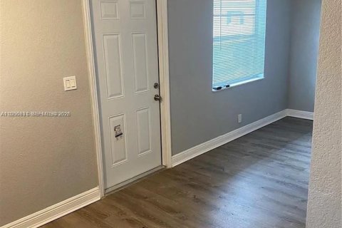 Commercial property in Pompano Beach, Florida 264.68 sq.m. № 2010702 - photo 11