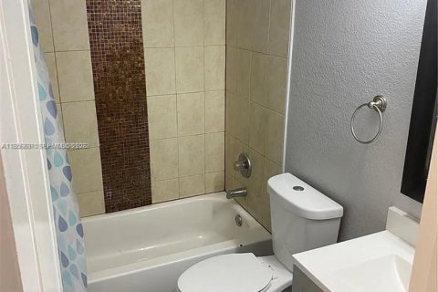 Commercial property in Pompano Beach, Florida 264.68 sq.m. № 2010702 - photo 17