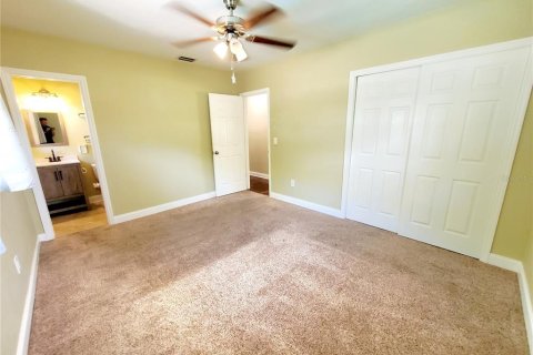 House in Clearwater, Florida 3 bedrooms, 124.12 sq.m. № 1810512 - photo 15