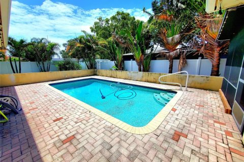 House in Clearwater, Florida 3 bedrooms, 124.12 sq.m. № 1810512 - photo 25