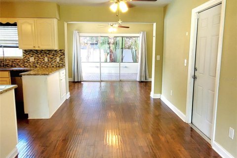 House in Clearwater, Florida 3 bedrooms, 124.12 sq.m. № 1810512 - photo 12