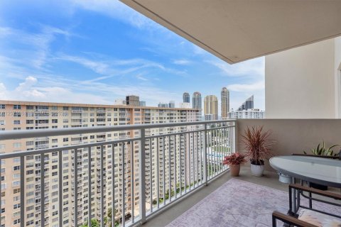 Condo in Sunny Isles Beach, Florida, 2 bedrooms  № 2303716