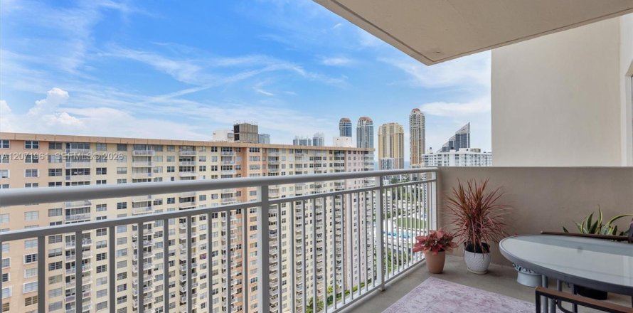 Condo in Sunny Isles Beach, Florida, 2 bedrooms  № 2303716