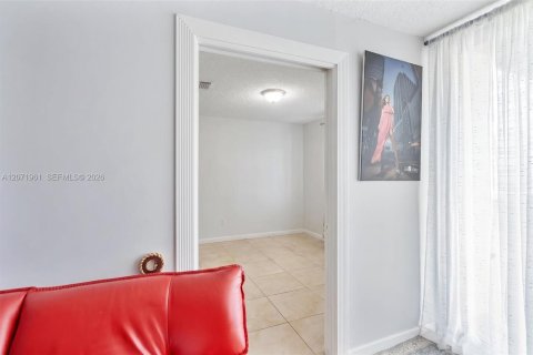 Condo in Sunny Isles Beach, Florida, 2 bedrooms  № 2303716 - photo 6
