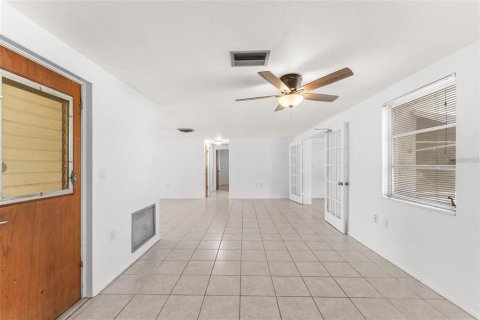 House in New Port Richey, Florida 2 bedrooms, 101.08 sq.m. № 1886010 - photo 27