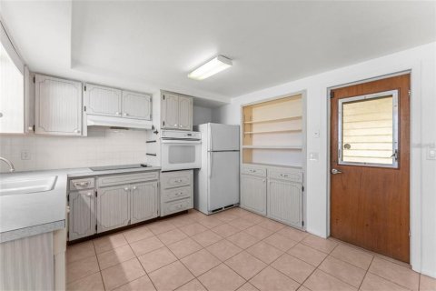 House in New Port Richey, Florida 2 bedrooms, 101.08 sq.m. № 1886010 - photo 15