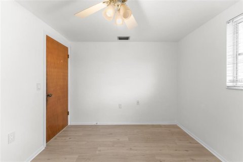 House in New Port Richey, Florida 2 bedrooms, 101.08 sq.m. № 1886010 - photo 16