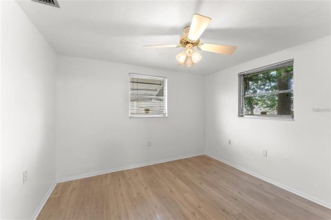 House in New Port Richey, Florida 2 bedrooms, 101.08 sq.m. № 1886010 - photo 18