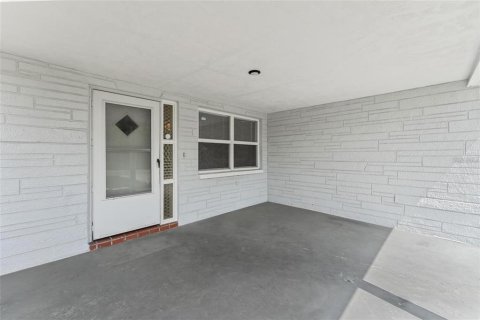 House in New Port Richey, Florida 2 bedrooms, 101.08 sq.m. № 1886010 - photo 5