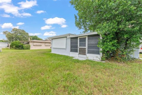 House in New Port Richey, Florida 2 bedrooms, 101.08 sq.m. № 1886010 - photo 28